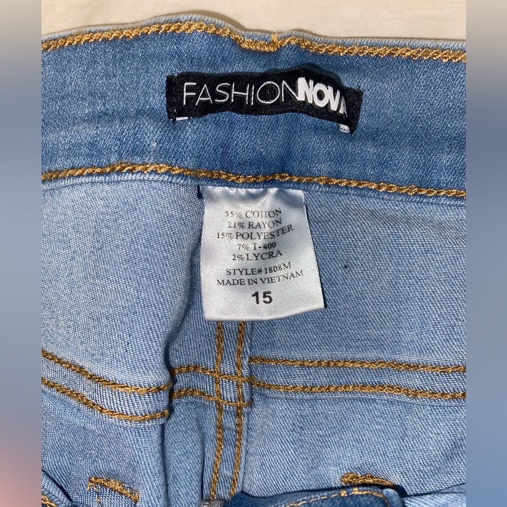 Jean - Picture 3 of 3
